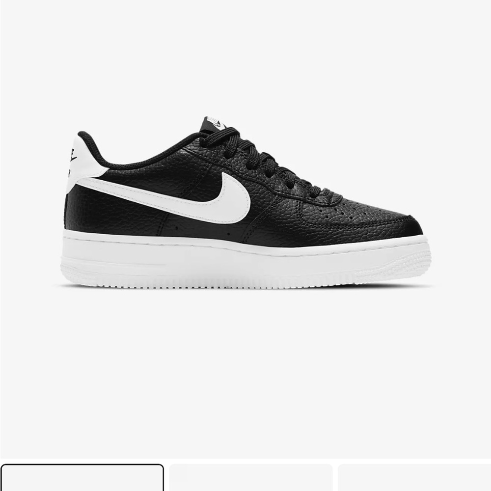 Nike Air Force 1 — Black and white